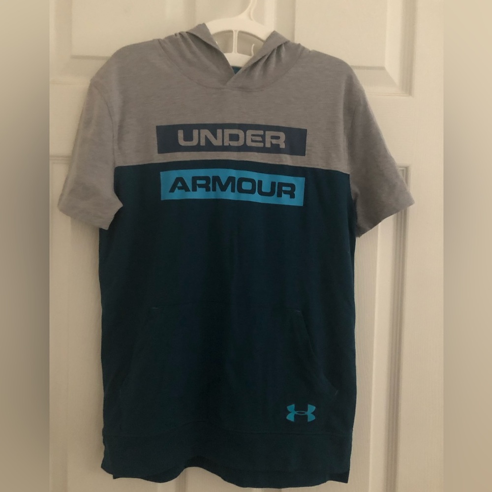 UNDER AMOUR BOYS RIVAl TERRY SHOTR SLEEVE HOODIE